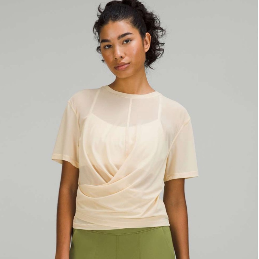 NWT Lululemon Lightweight Mesh Yoga Top
